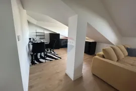 Poreč, okolica, moderan stan u potkrovlju od 70 m2, Poreč, Appartement