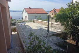 Dramalj, Crikvenica, prekrasna višestambena kuća na odličnoj lokaciji, Crikvenica, Casa