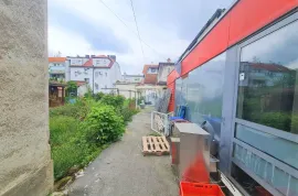 Zagreb, Črnomerec, okretište tramvaja, dvorišna kuća 92 m2, Zagreb, Ev