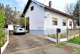 Lonjica, Imanje | Predivno odmah useljivo imanje s kućom i 2.9ha zemlje, Vrbovec, Maison