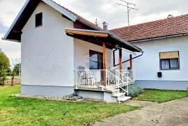 Lonjica, Imanje | Predivno odmah useljivo imanje s kućom i 2.9ha zemlje, Vrbovec, Maison