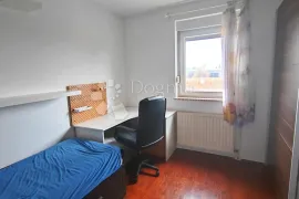 Prekrasan 3-sobni stan s lođom i parkirnim mjestom!!!, Zagreb, Appartment