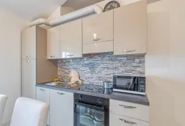 Apartmanska kuća u blizini Novigrada, Novigrad, بيت