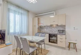 Apartmanska kuća u blizini Novigrada, Novigrad, بيت