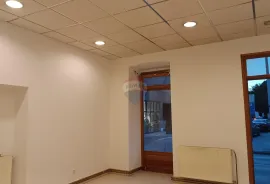 Poslovni prostor u centru Ogulina 35m2 -iznajmljivanje, Ogulin, Propriedade comercial