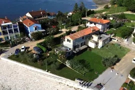 Istra, Novigrad, okolica, unikatna autohtona istarska kuća s vrtom - samo 30 metara od mora, Novigrad, Casa