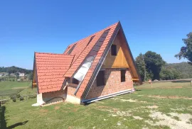 Karlovac, Barilovići novogradnja vikendica uz rijeku Koranu, Barilovići, Casa