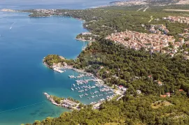 OTOK KRK,OMIŠALJ-građevinska parcela na prodaju, Omišalj, Земля