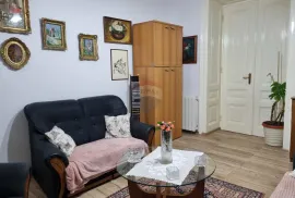 Istra, širi centar stan 86m2 s puno potencijala, Pula, Daire