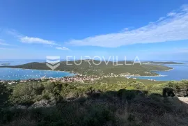 Zadar, otok Ist, građevinsko zemljište prvi red uz more, Zadar - Okolica, Γη