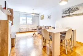 Zagreb, Trnje, funkciolnalan dvosoban stan s loggiom, NKP 50,95 m2, Zagreb, شقة