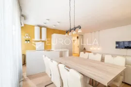 Zagreb, Medvedgradska, prekrasan dvosoban stan NKP 59 m2 + GARAŽA, Zagreb, Daire