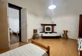 Pula, Monte Zaro - prostran stan i studio apartman, Pula, Διαμέρισμα