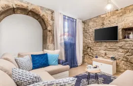 Matulji, Zvoneća, renovirana kamena kuća površine 65 m2, Matulji, Maison