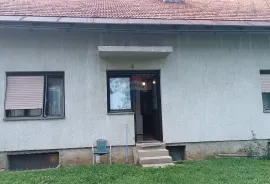 Ogulin-kuća s dvorištem i zemljištem na parceli od 798m2, Ogulin, بيت