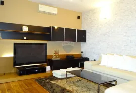 Opatija, Ičići, stan 150m2, pogled, garaža, 200m od mora, Opatija - Okolica, Apartamento