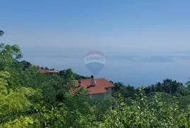 MOŠĆENIČKA DRAGA - SVETA JELENA - Građevinski teren sa dozvolom 903 m2, Mošćenička Draga, أرض