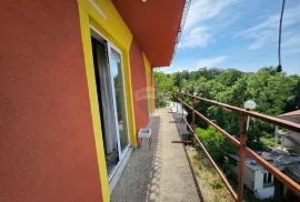 Viškovo, Marinići - 2 + 1 stan u privatnoj kući, Viškovo, Casa