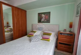 Rijeka, Donji Zamet, stan površine 89m2 s okućnicom, Rijeka, Daire