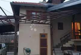 Kuća Bosiljevo - Čazma, Čazma, Casa