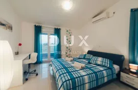 ZADAR, PRIVLAKA - Kuća s bazenom, 200m od mora, Privlaka, Ev