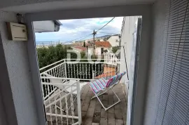 CRIKVENICA, SELCE - kuća u Selcu s dva stana, Crikvenica, Ev