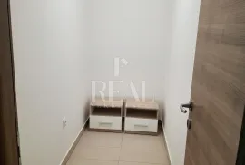 Pula ,Veli vrh stan 61m2 sa dvorištem !, Pula, Apartamento