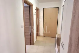 Pula ,Veli vrh stan 61m2 sa dvorištem !, Pula, Apartamento