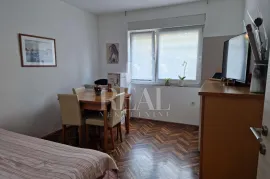 KRNJEVO-STAN NA ODLIČNOJ LOKACIJI, 2S+DB OD 54 m2, TERASA, Rijeka, Appartamento