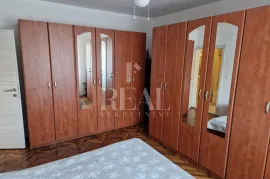 KRNJEVO-STAN NA ODLIČNOJ LOKACIJI, 2S+DB OD 54 m2, TERASA, Rijeka, Appartamento