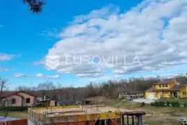 Istra, Pazin - samostojeća roh-bau kuća 120 m2 s bazenom, Pazin - Okolica, Ev