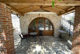 Krk, Gabonjin, autohtona kamena kuća s bazenom, 150 m2, Dobrinj, House