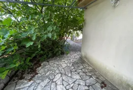 Krk, Gabonjin, autohtona kamena kuća s bazenom, 150 m2, Dobrinj, House