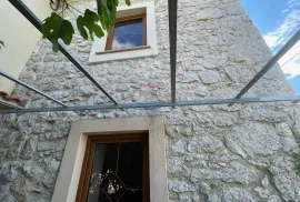 Krk, Gabonjin, autohtona kamena kuća s bazenom, 150 m2, Dobrinj, House