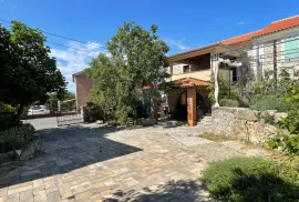 Krk, Gabonjin, autohtona kamena kuća s bazenom, 150 m2, Dobrinj, House