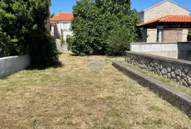 Krk, Gabonjin, autohtona kamena kuća s bazenom, 150 m2, Dobrinj, Famiglia