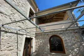 Krk, Gabonjin, autohtona kamena kuća s bazenom, 150 m2, Dobrinj, House