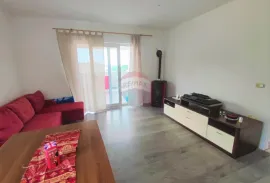 Rovinj-7km,novogradnja sa 2 stana na 965m2 okućnice, Rovinj, Casa