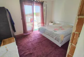 Rovinj-7km,novogradnja sa 2 stana na 965m2 okućnice, Rovinj, Maison