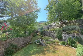 Matulji,Rukavac, prostrana ,razvedena obiteljska kuća s lijepim pogledom na more, Matulji, Maison