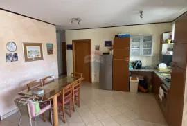 Otok Krk - Čižići-trosoban stan-100 metara od mora, Dobrinj, Appartement