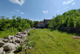 OTOK KRK, VRBNIK kamena kuća za adaptaciju sa vrtom, Vrbnik, Kuća