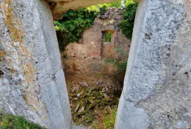 OTOK KRK, VRBNIK kamena kuća za adaptaciju sa vrtom, Vrbnik, Haus