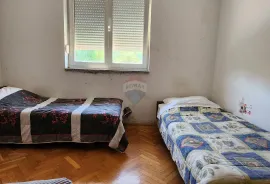 Rijeka, Čavle - Kuća sa 7 apartmana i 2 poslovna prostora, Čavle, Haus