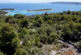 Hitna prodaja! Tereni sa pristupnim putom na otoku Drvenik Veliki!, Trogir - Okolica, Земля