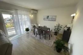 Zamet-144m2,3s+db,etaža prvi kat kompletno adaptirano, Rijeka, Kвартира