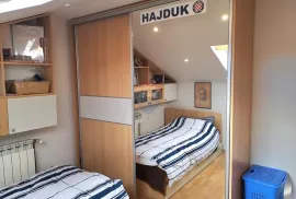 Otok Krk - Malinska - stan s pogledom na more, Malinska-Dubašnica, Appartement