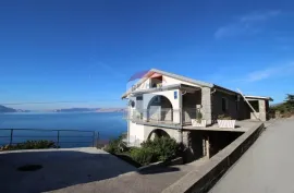 Sv.Juraj, Senj, Kuća s 4 stana, prekrasan pogled na more, Senj, Casa