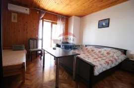 Sv.Juraj, Senj, Kuća s 4 stana, prekrasan pogled na more, Senj, Casa