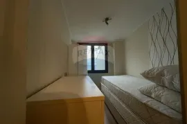 Kostrena, Doričići, kuća sa dva stana površine 162 m2, Kostrena, Casa